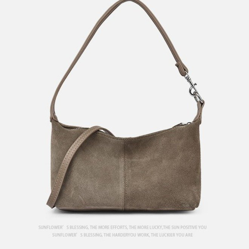 Women Bags 2026 Trends - حقيبة كتف صغيرة من جلد الغزال