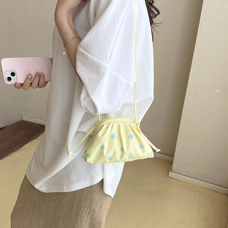 حقائب يد فاخرة صغيرة الحجم من  - مراجعة Women Bags On Sale وسعره