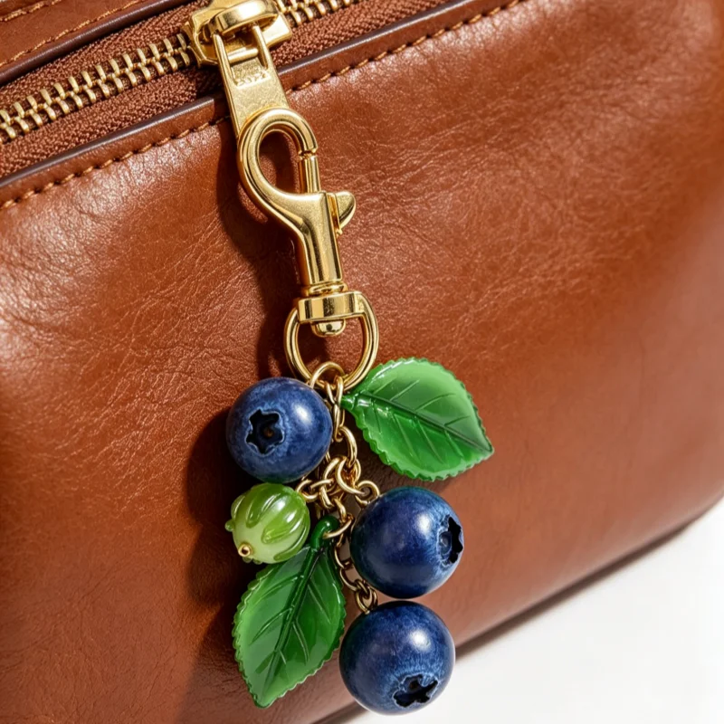 ميدالية مفاتيح صغيرة لطيفة من  - مراجعة Women'S Young Bags وسعره