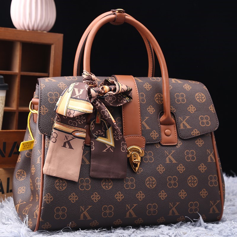حقيبة نسائية ماركة فاخرة خفيفة - مراجعة Women Bags Branded وسعره