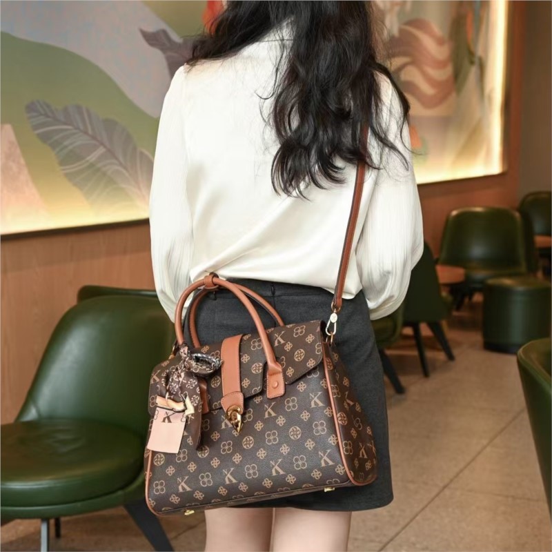 حقيبة نسائية ماركة فاخرة خفيفة - مراجعة Women Bags Branded وسعره